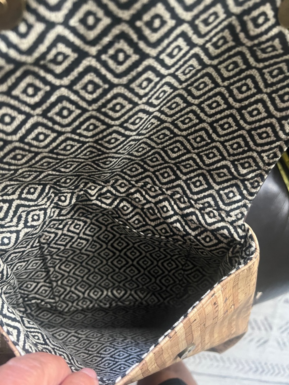 Cork-Pattern Backpack with Dark Brown Flap by Bozie’s bags handmade - Picture 4 of 9